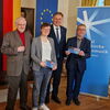 Foto von der Programmvorstellung – von links nach rechts: Klaus Eilhoff (Festival Direktorium), Julia Berkenhoff (Pressereferentin Kulturbüro), Oberbürgermeister Richard Arnold und Intendant Klaus Stemmler.